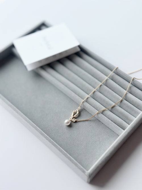 𝘚𝘰𝘧𝘵 𝘎𝘭𝘰𝘸 𝘗𝘦𝘢𝘳𝘭 𝘓𝘰𝘰𝘱 𝘕𝘦𝘤𝘬𝘭𝘢𝘤𝘦