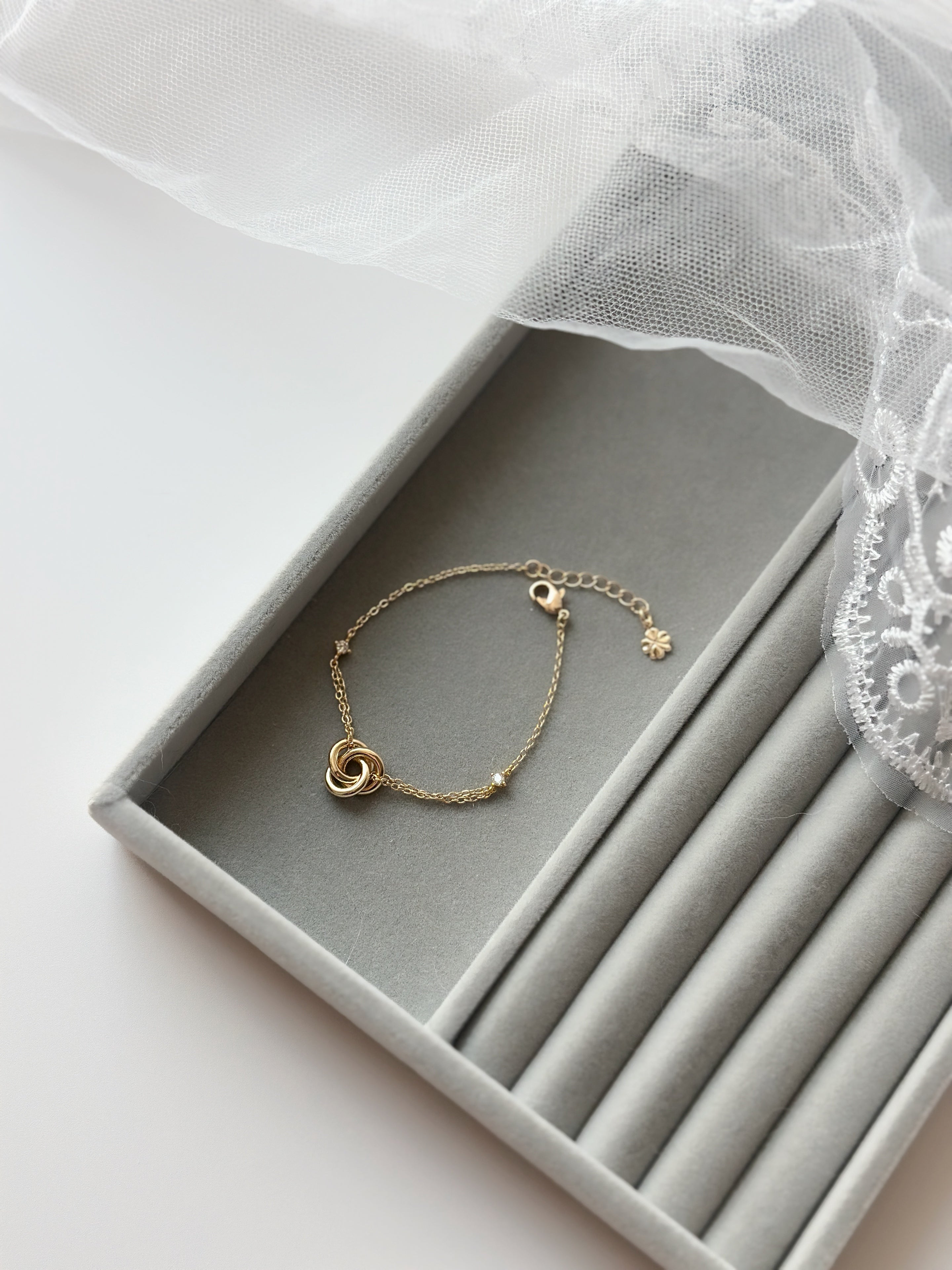 𝘌𝘵𝘦𝘳𝘯𝘢𝘭 𝘓𝘪𝘯𝘬 𝘎𝘰𝘭𝘥 𝘉𝘳𝘢𝘤𝘦𝘭𝘦𝘵