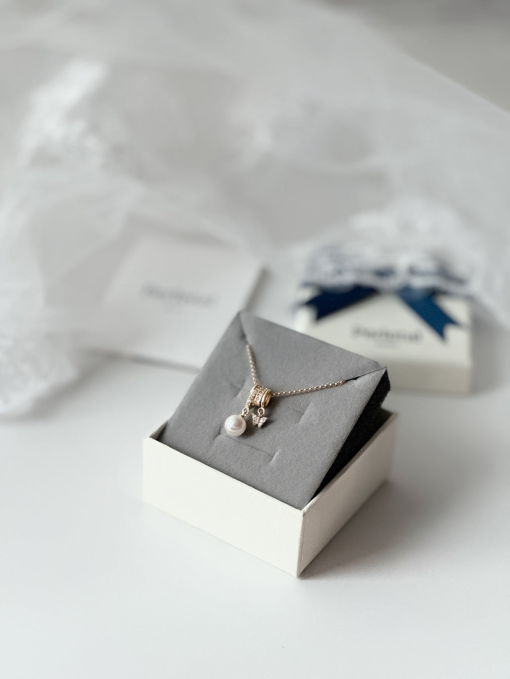 𐦍 𝘗𝘦𝘢𝘳𝘭 𝘉𝘶𝘵𝘵𝘦𝘳𝘧𝘭𝘺 𝘞𝘩𝘪𝘴𝘱𝘦𝘳