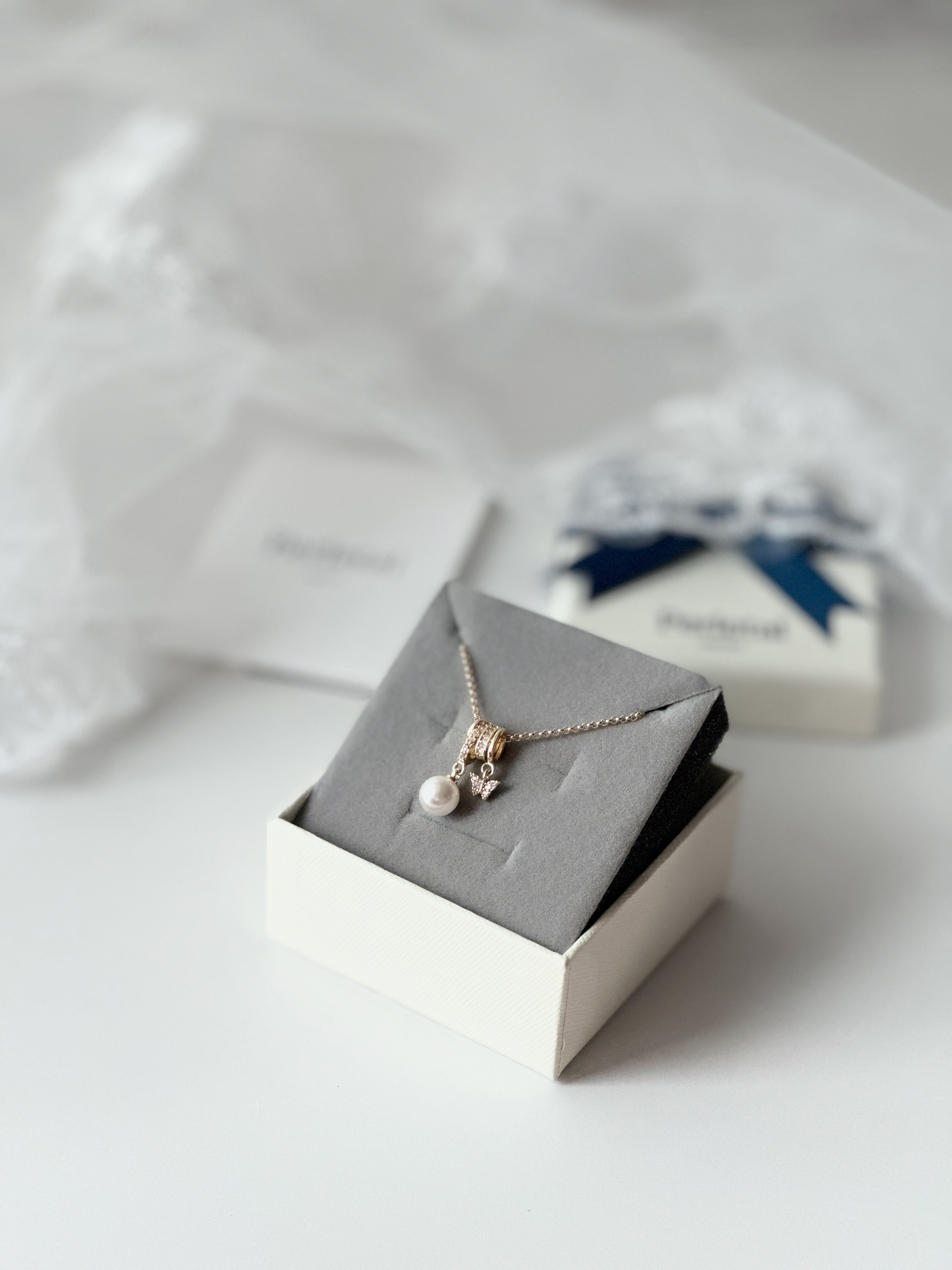 𐦍 𝘗𝘦𝘢𝘳𝘭 𝘉𝘶𝘵𝘵𝘦𝘳𝘧𝘭𝘺 𝘞𝘩𝘪𝘴𝘱𝘦𝘳