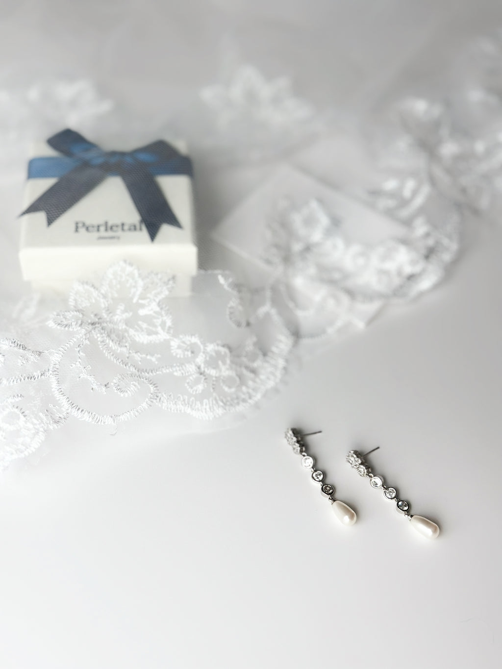 𝘾𝙧𝙮𝙨𝙩𝙖𝙡 𝙀𝙡𝙚𝙜𝙖𝙣𝙘𝙚 𝘿𝙧𝙤𝙥𝙨