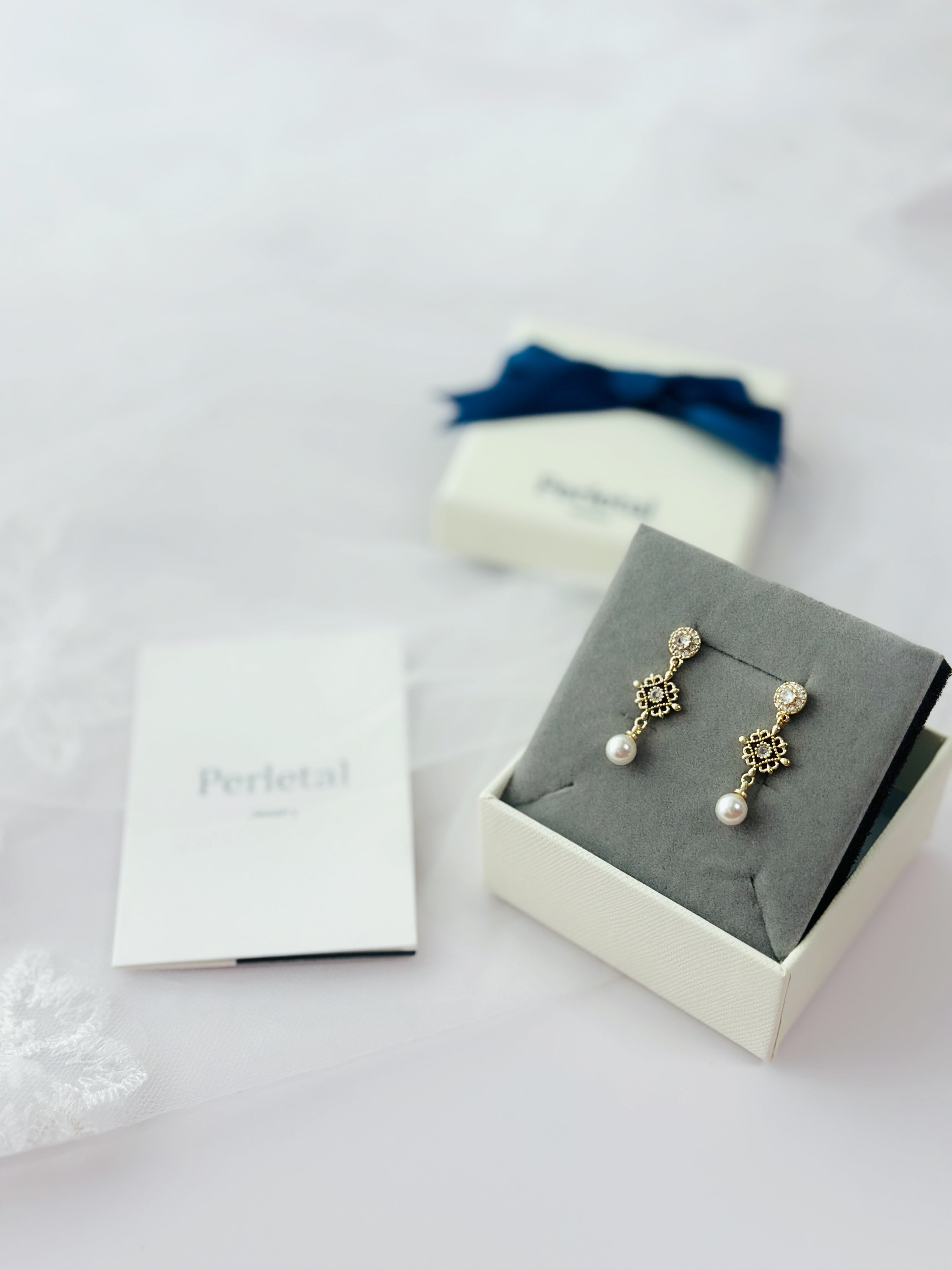 𝘌𝘵𝘦𝘳𝘯𝘢𝘭 𝘗𝘦𝘢𝘳𝘭 𝘋𝘳𝘰𝘱𝘴