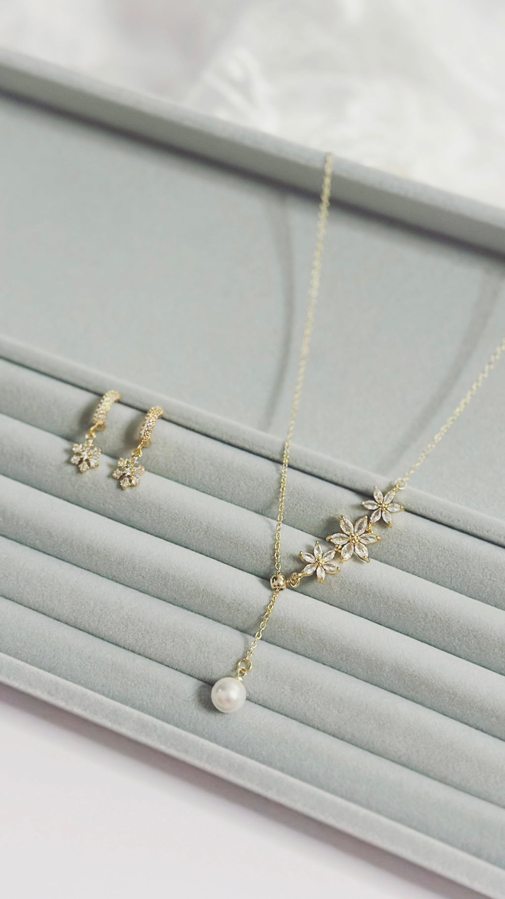 ❃ 𝘌𝘭𝘦𝘨𝘢𝘯𝘵 𝘗𝘦𝘢𝘳𝘭 𝘉𝘭𝘰𝘰𝘮 𝘚𝘦𝘵