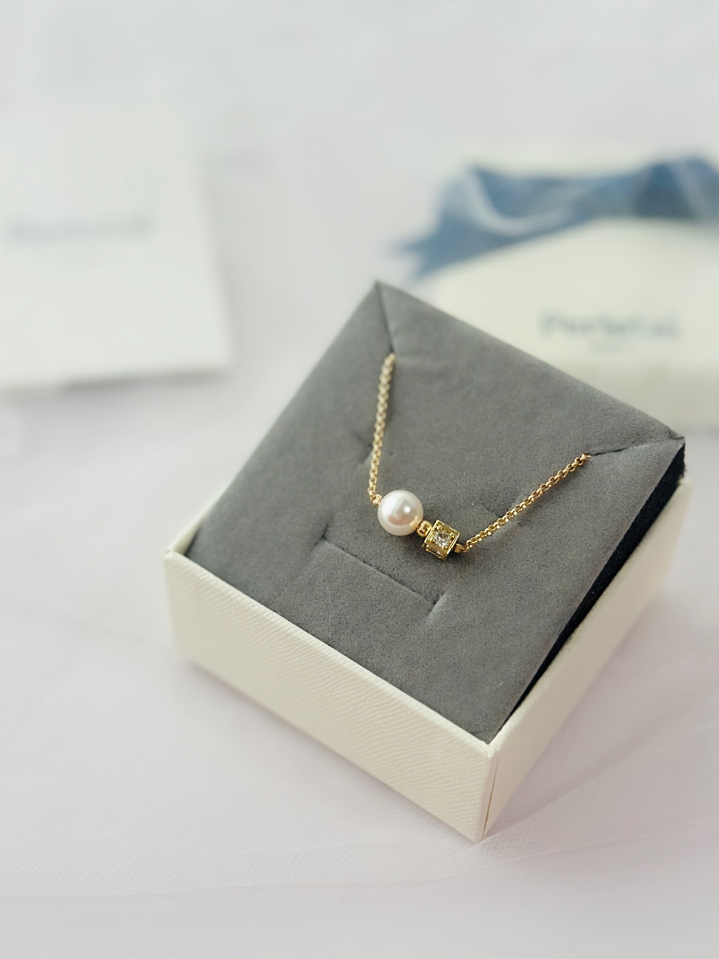 𝘚𝘶𝘣𝘵𝘭𝘦 𝘚𝘲𝘶𝘢𝘳𝘦 𝘉𝘳𝘢𝘤𝘦𝘭𝘦𝘵