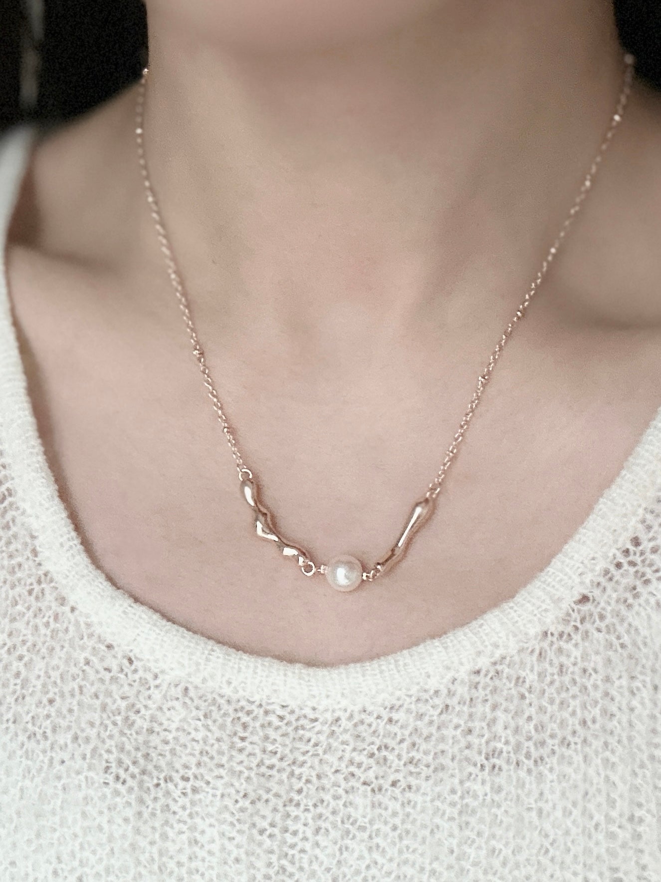 𝘙𝘪𝘱𝘱𝘭𝘦 𝘗𝘦𝘢𝘳𝘭 𝘞𝘩𝘪𝘴𝘱𝘦𝘳 𝘕𝘦𝘤𝘬𝘭𝘢𝘤𝘦