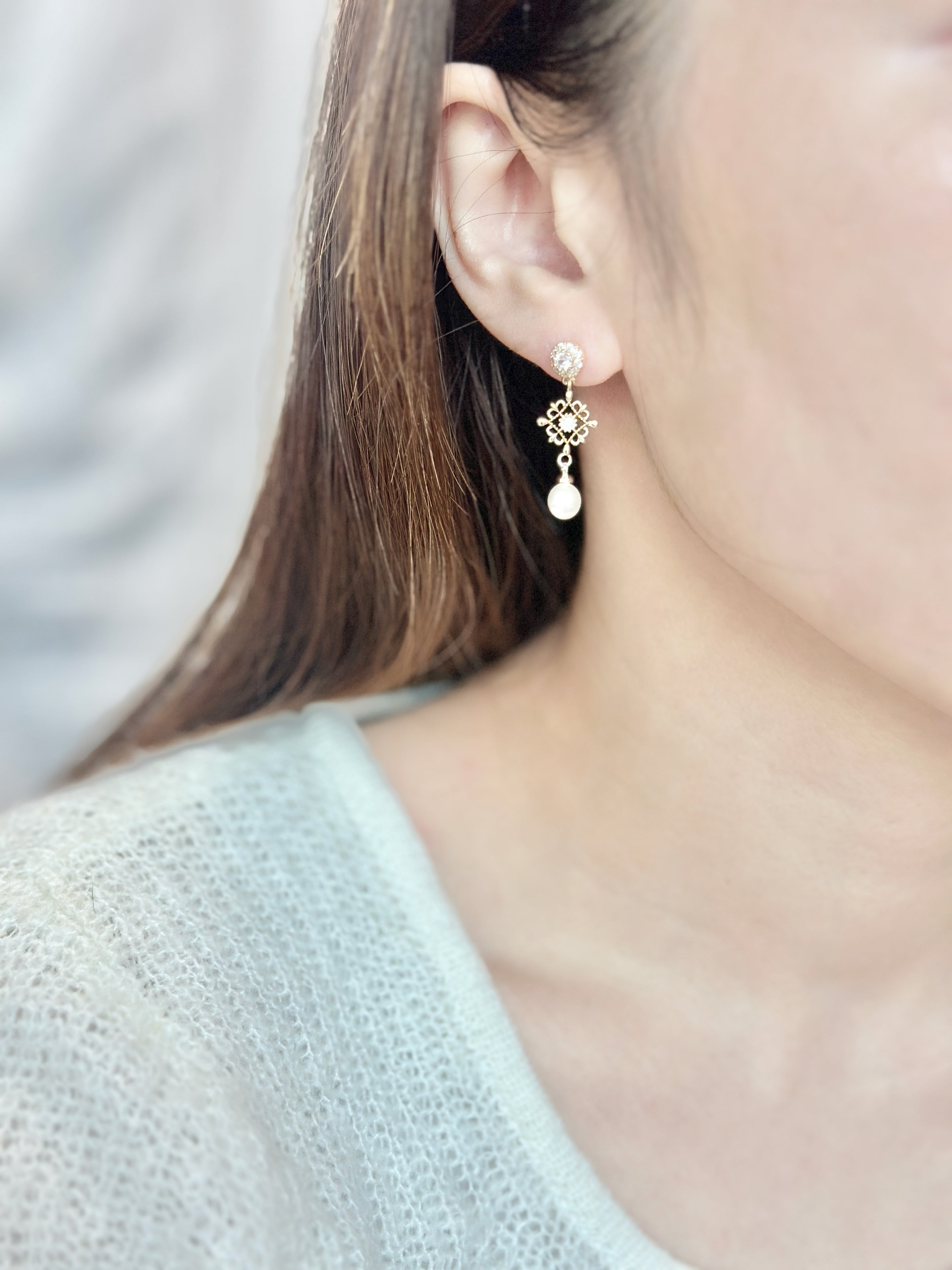 𝘌𝘵𝘦𝘳𝘯𝘢𝘭 𝘗𝘦𝘢𝘳𝘭 𝘋𝘳𝘰𝘱𝘴