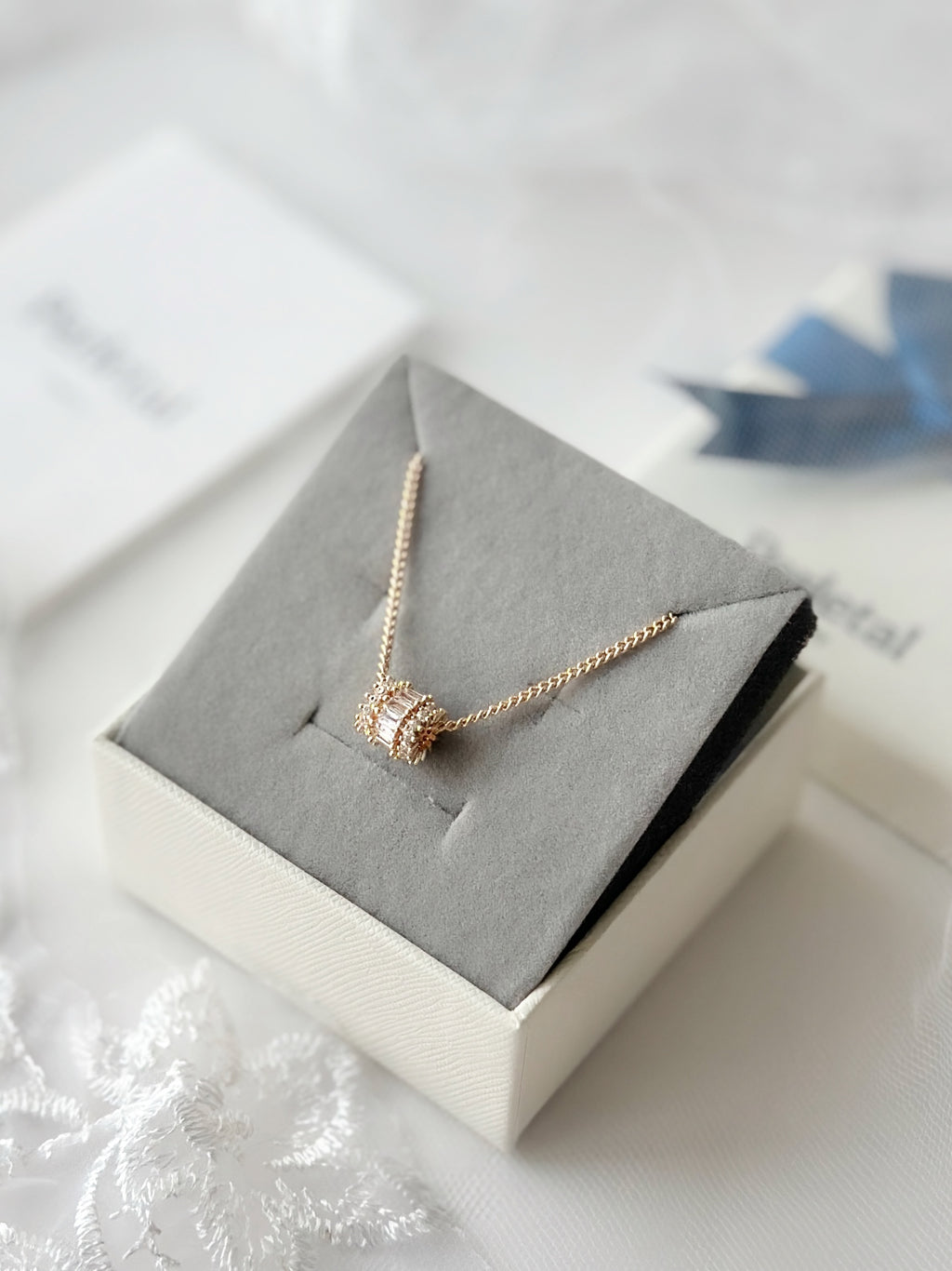 ⋆✧ 𝘙𝘢𝘥𝘪𝘢𝘯𝘵 𝘡𝘶𝘳𝘪 𝘕𝘦𝘤𝘬𝘭𝘢𝘤𝘦