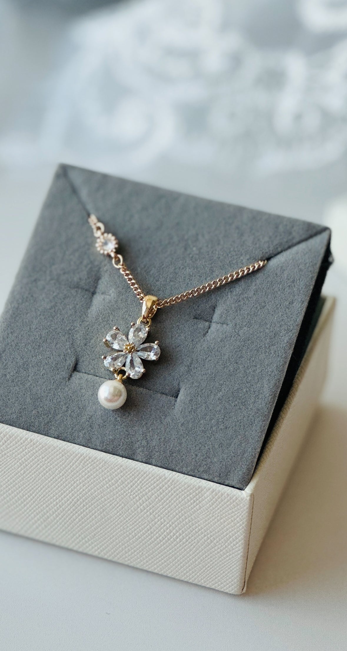 ✿ ·.·° 𝐴𝑧𝑢𝑟𝑒 𝐵𝑙𝑜𝑠𝑠𝑜𝑚 𝑁𝑒𝑐𝑘𝑙𝑎𝑐𝑒