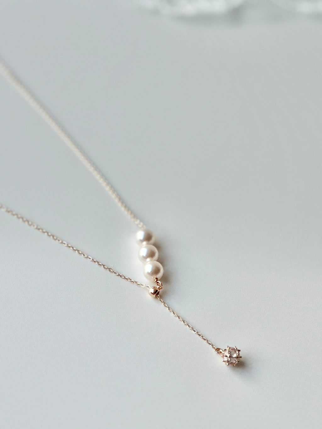 ⊹° 𝘓𝘶𝘮𝘪𝘯𝘰𝘶𝘴 𝘗𝘦𝘢𝘳𝘭𝘴 𝘕𝘦𝘤𝘬𝘭𝘢𝘤𝘦 ︎ ︎