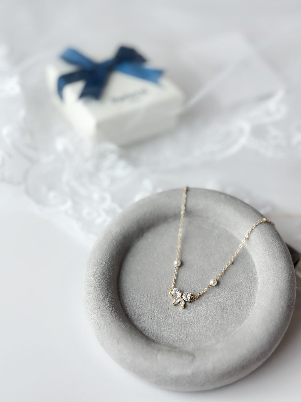 𐙚 ̊.࣪ ˖⋆𝘚𝘶𝘣𝘵𝘭𝘦 𝘚𝘩𝘪𝘮𝘮𝘦𝘳 𝘉𝘰𝘸 𝘕𝘦𝘤𝘬𝘭𝘢𝘤𝘦