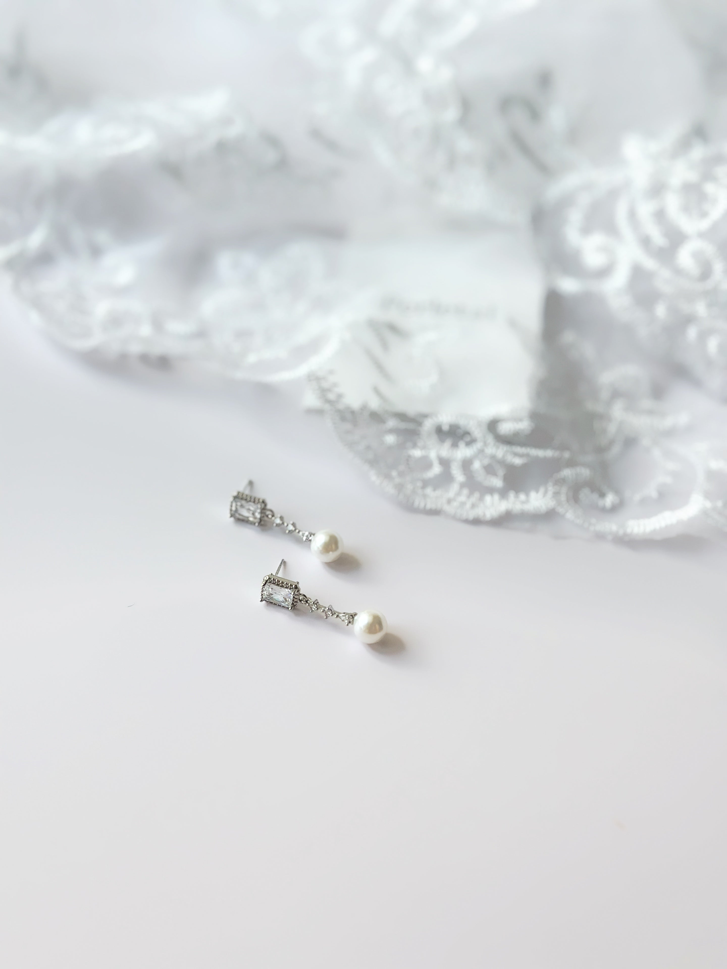 𝘾𝙧𝙮𝙨𝙩𝙖𝙡 𝙂𝙡𝙤𝙬 𝙋𝙚𝙖𝙧𝙡 𝘿𝙧𝙤𝙥