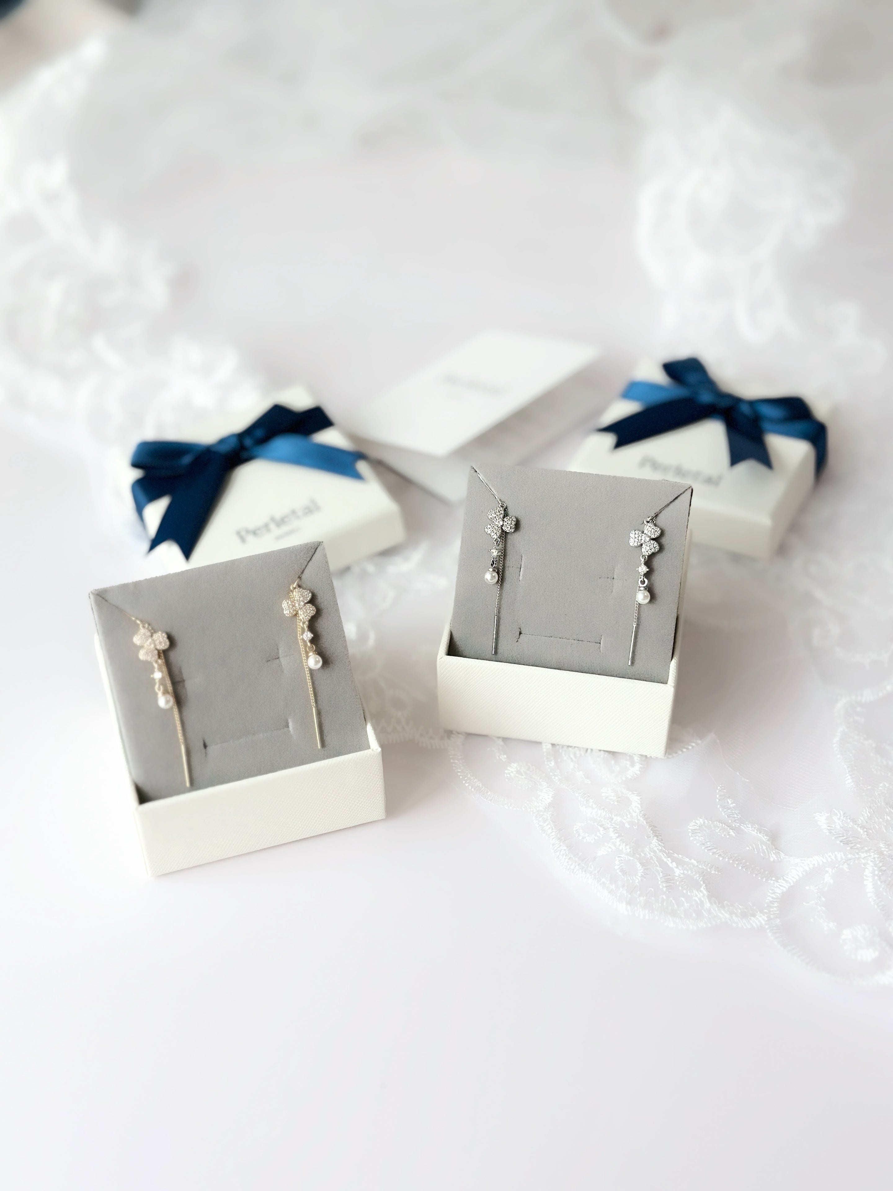 𝘊𝘭𝘰𝘷𝘦𝘳 𝘗𝘦𝘢𝘳𝘭 𝘊𝘩𝘢𝘳𝘮 ☘︎