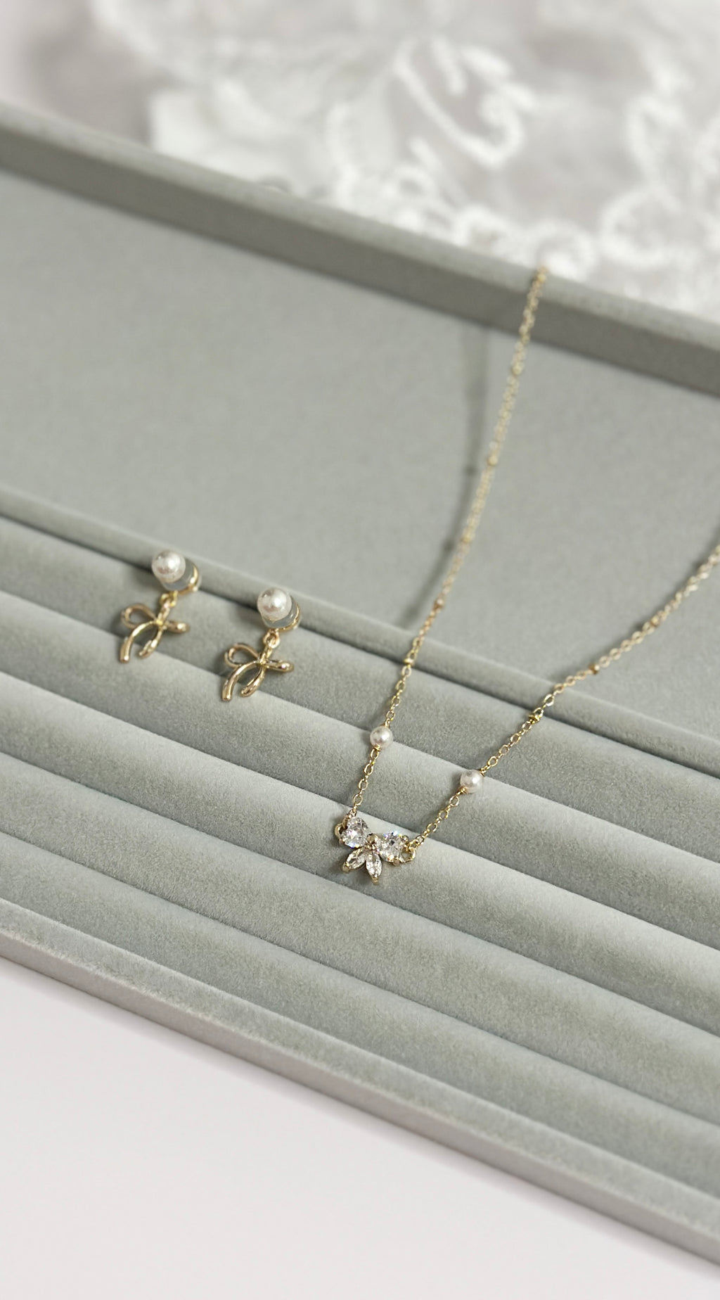 𝘚𝘶𝘣𝘵𝘭𝘦 𝘚𝘩𝘪𝘮𝘮𝘦𝘳 𝘉𝘰𝘸 𝘚𝘦𝘵