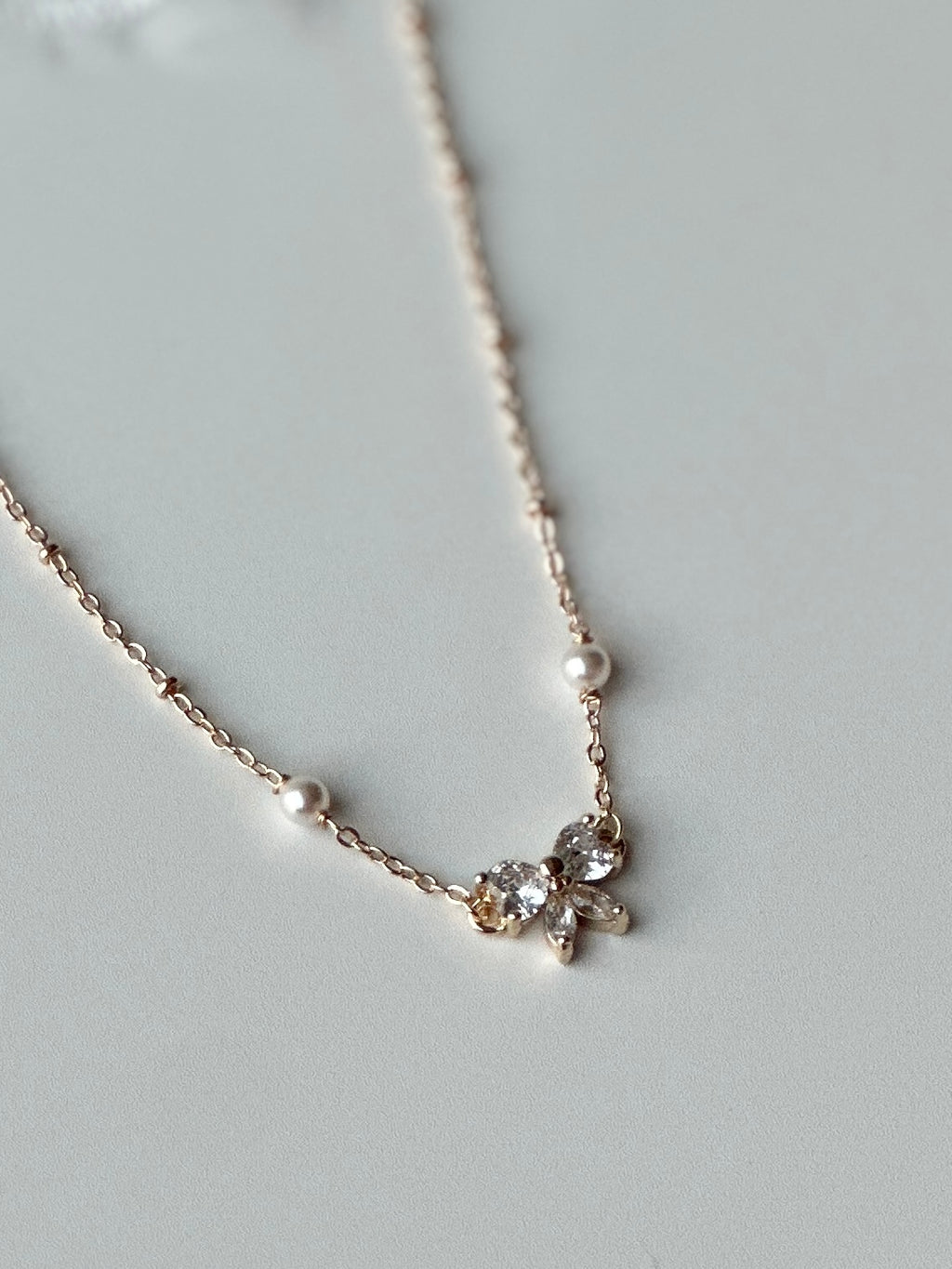 𐙚 ̊.࣪ ˖⋆𝘚𝘶𝘣𝘵𝘭𝘦 𝘚𝘩𝘪𝘮𝘮𝘦𝘳 𝘉𝘰𝘸 𝘕𝘦𝘤𝘬𝘭𝘢𝘤𝘦