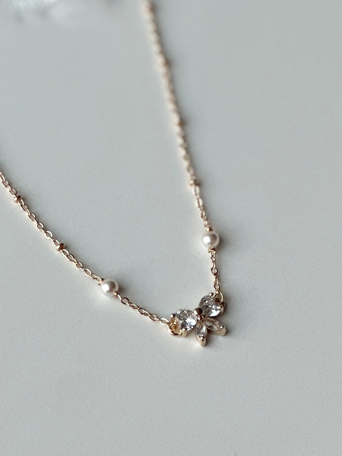 𐙚 ̊.࣪ ˖⋆𝘚𝘶𝘣𝘵𝘭𝘦 𝘚𝘩𝘪𝘮𝘮𝘦𝘳 𝘉𝘰𝘸 𝘕𝘦𝘤𝘬𝘭𝘢𝘤𝘦