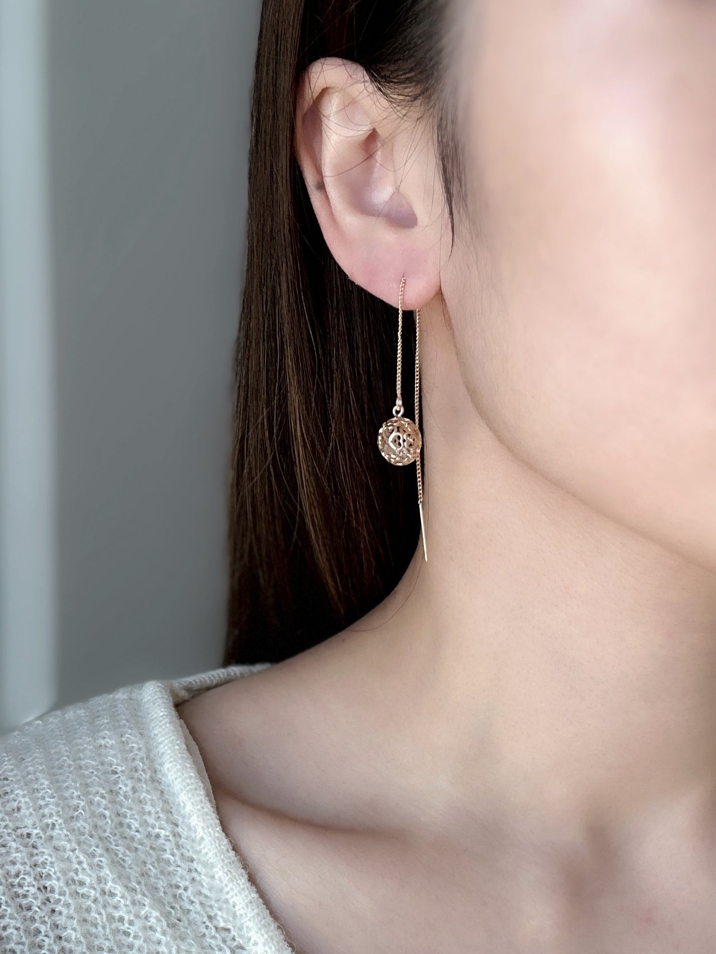 𝘎𝘰𝘭𝘥𝘦𝘯 𝘏𝘰𝘭𝘭𝘰𝘸 𝘡𝘪𝘳𝘤𝘰𝘯𝘪𝘢 𝘋𝘳𝘰𝘱𝘴