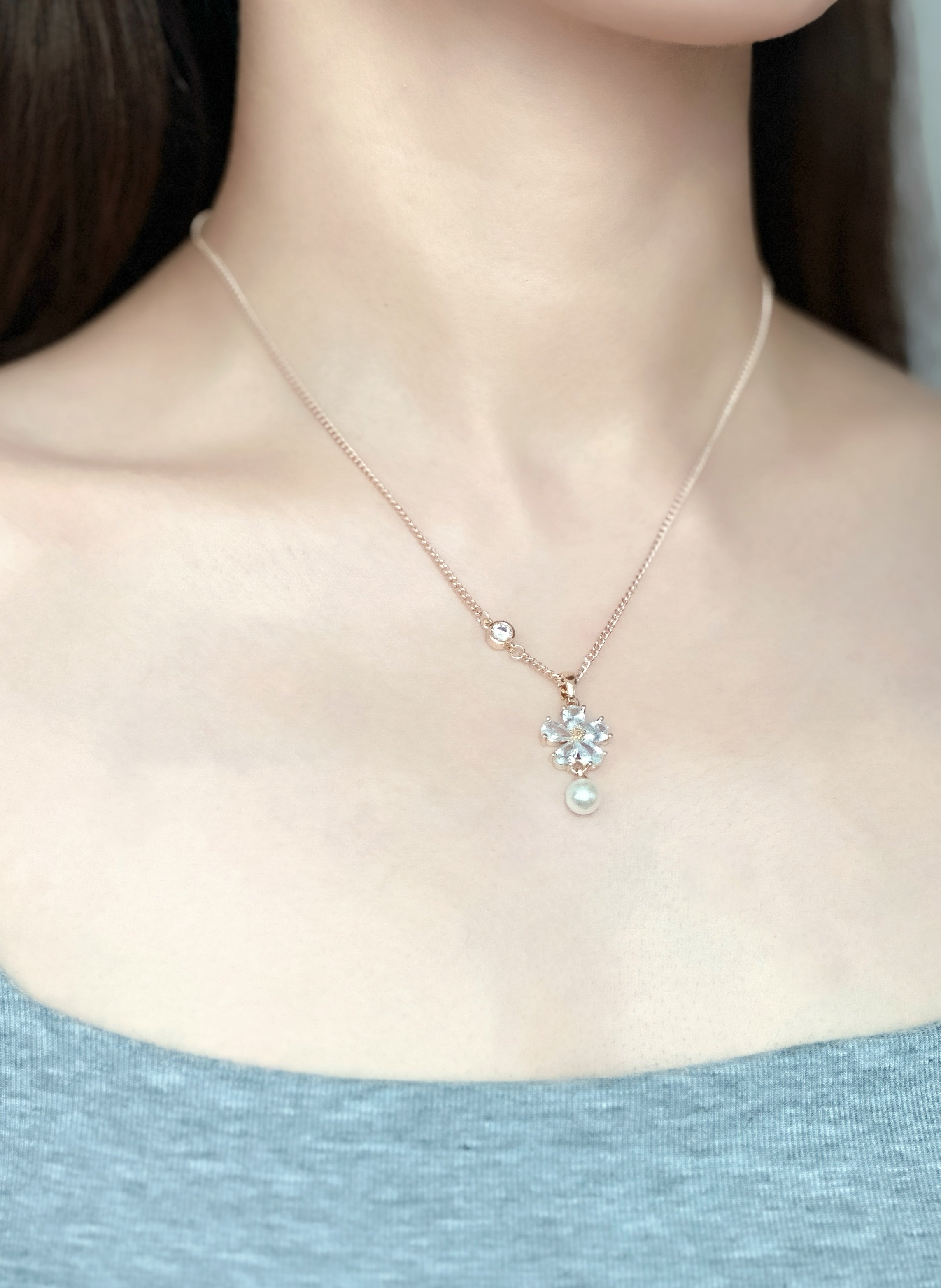 ✿ ·.·° 𝐴𝑧𝑢𝑟𝑒 𝐵𝑙𝑜𝑠𝑠𝑜𝑚 𝑁𝑒𝑐𝑘𝑙𝑎𝑐𝑒