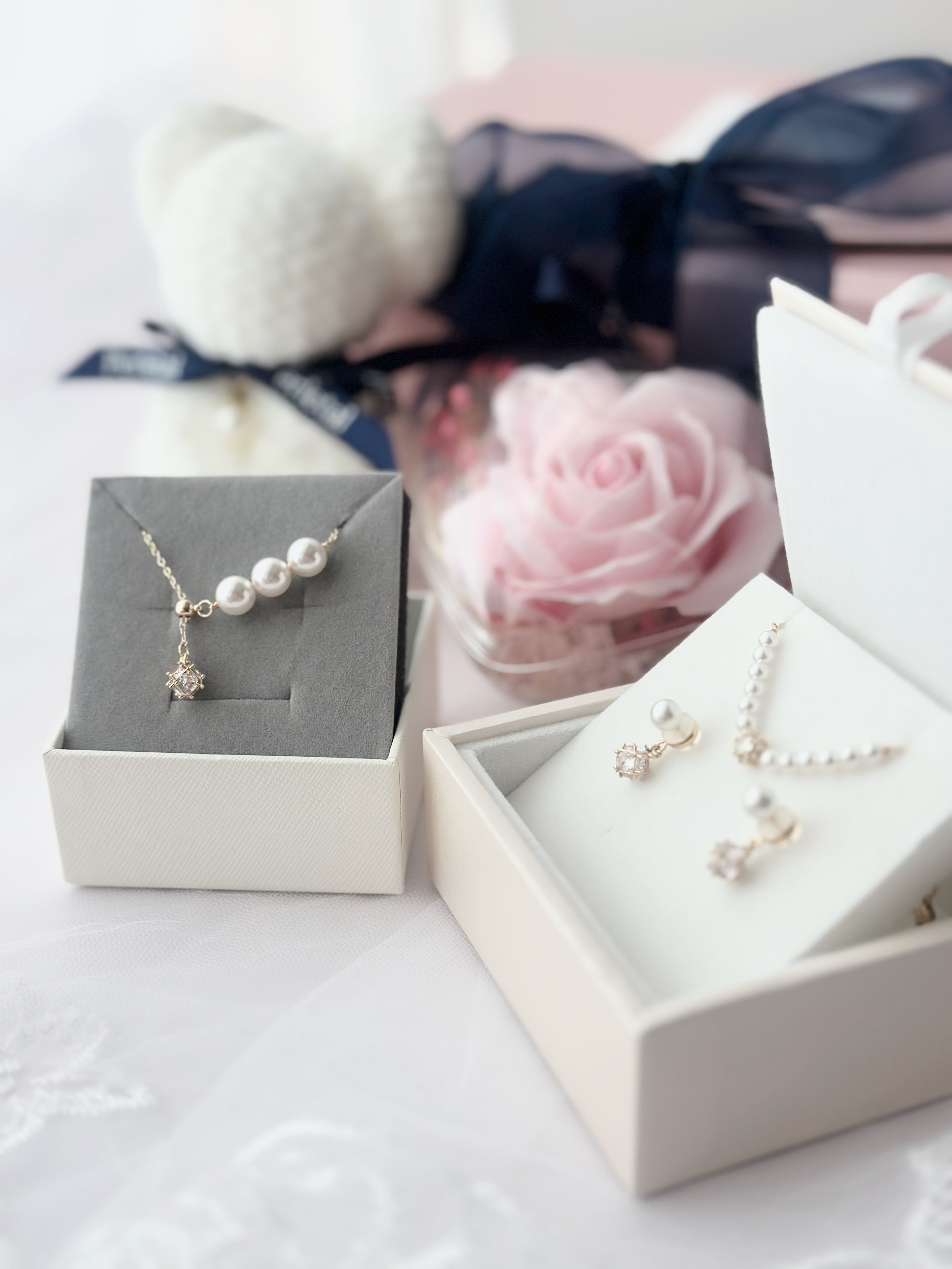 ⊹° 𝘓𝘶𝘮𝘪𝘯𝘰𝘶𝘴 𝘗𝘦𝘢𝘳𝘭𝘴 𝘚𝘦𝘵