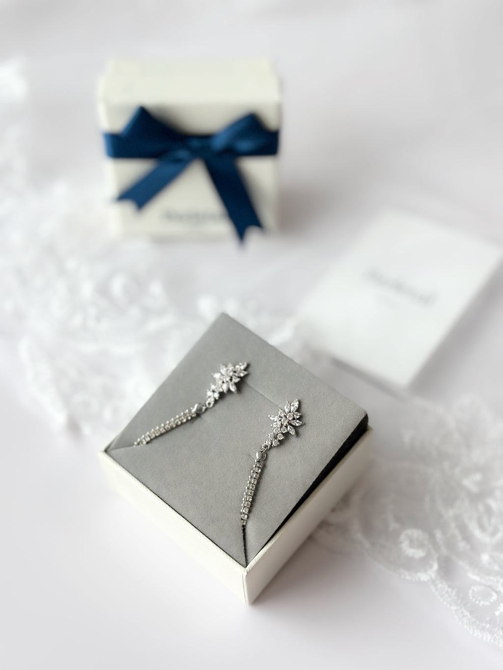 𝙀𝙩𝙚𝙧𝙣𝙖𝙡 𝙎𝙥𝙖𝙧𝙠𝙡𝙞𝙣𝙜 𝘿𝙖𝙣𝙜𝙡𝙚𝙨