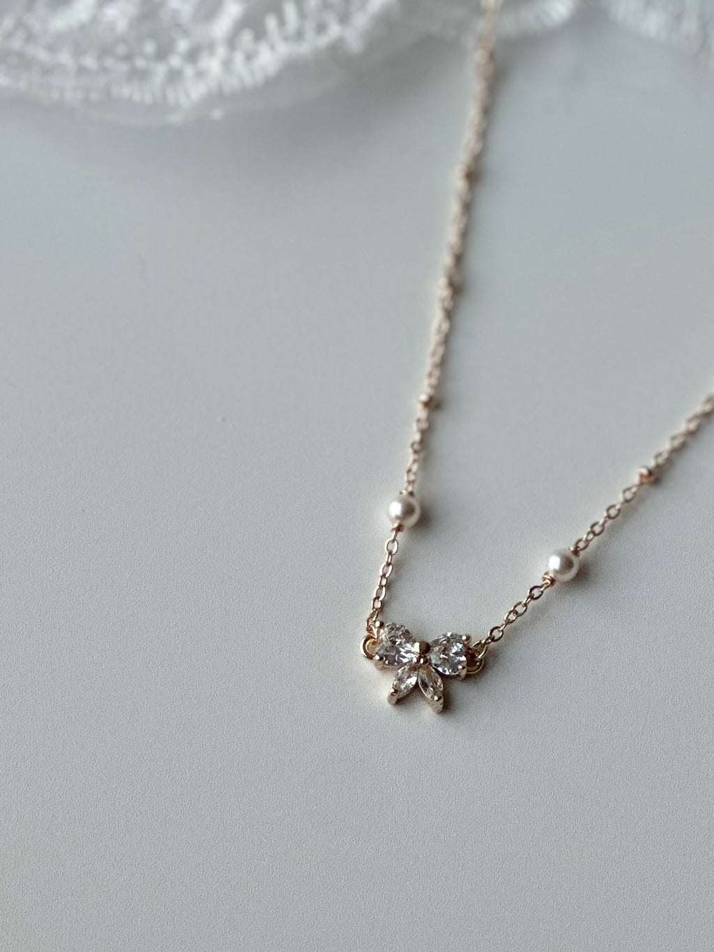 𐙚 ̊.࣪ ˖⋆𝘚𝘶𝘣𝘵𝘭𝘦 𝘚𝘩𝘪𝘮𝘮𝘦𝘳 𝘉𝘰𝘸 𝘕𝘦𝘤𝘬𝘭𝘢𝘤𝘦