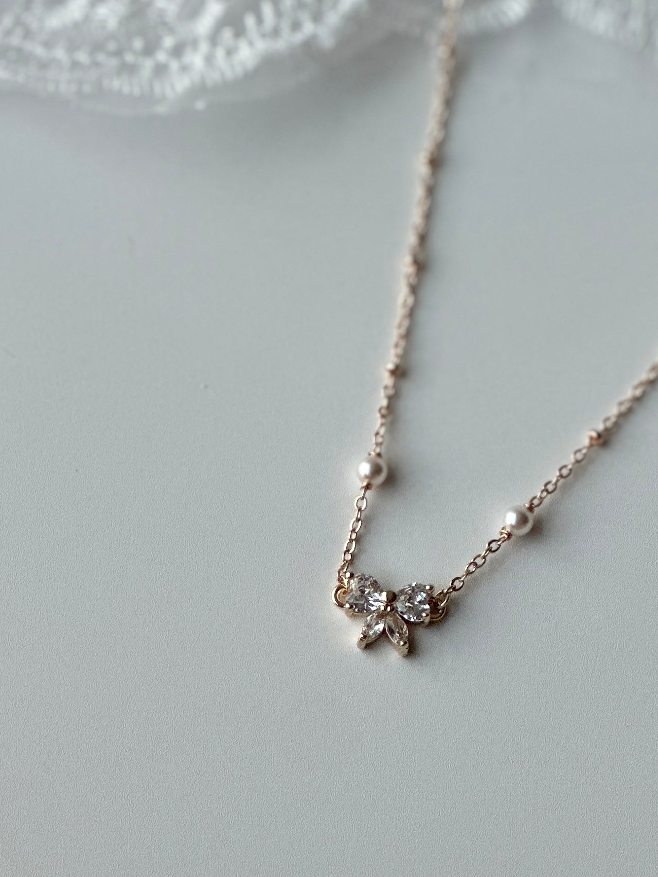 𐙚 ̊.࣪ ˖⋆𝘚𝘶𝘣𝘵𝘭𝘦 𝘚𝘩𝘪𝘮𝘮𝘦𝘳 𝘉𝘰𝘸 𝘕𝘦𝘤𝘬𝘭𝘢𝘤𝘦