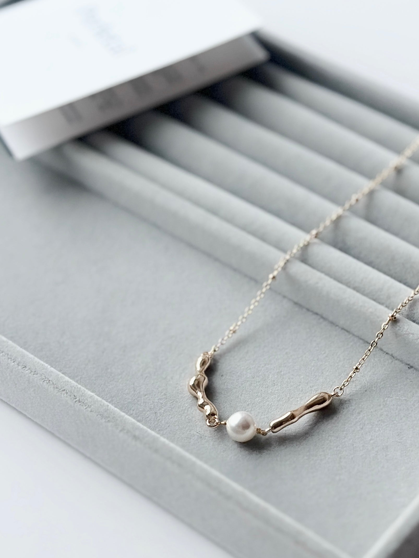 𝘙𝘪𝘱𝘱𝘭𝘦 𝘗𝘦𝘢𝘳𝘭 𝘞𝘩𝘪𝘴𝘱𝘦𝘳 𝘕𝘦𝘤𝘬𝘭𝘢𝘤𝘦