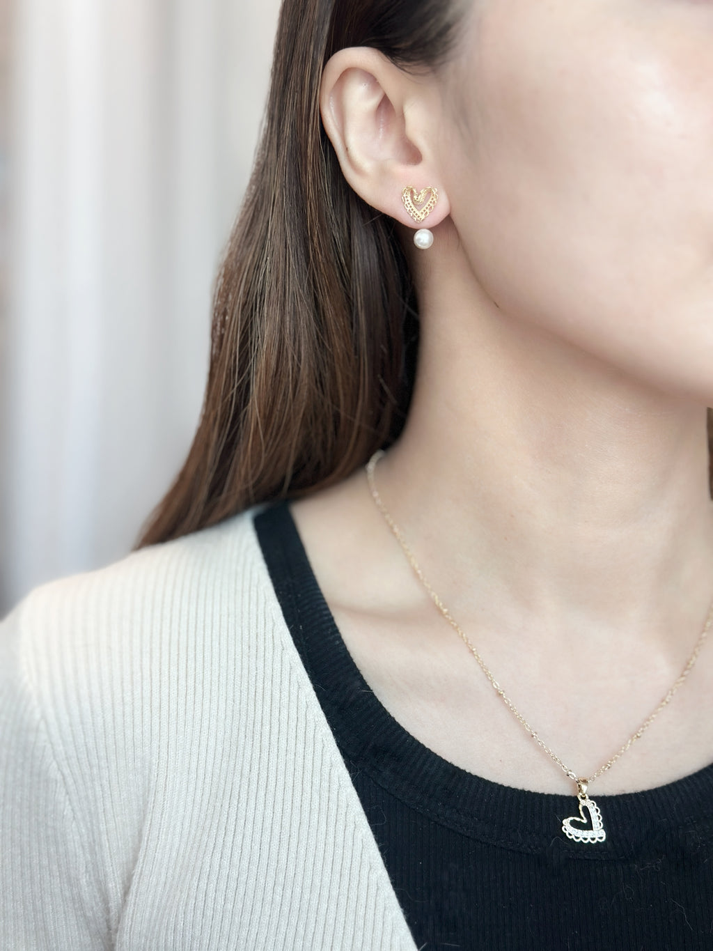 ♡ 𝘈𝘮𝘰𝘶𝘳 𝘗𝘦𝘢𝘳𝘭 𝘍𝘳𝘰𝘯𝘵 𝘉𝘢𝘤𝘬 𝘌𝘢𝘳𝘳𝘪𝘯𝘨𝘴