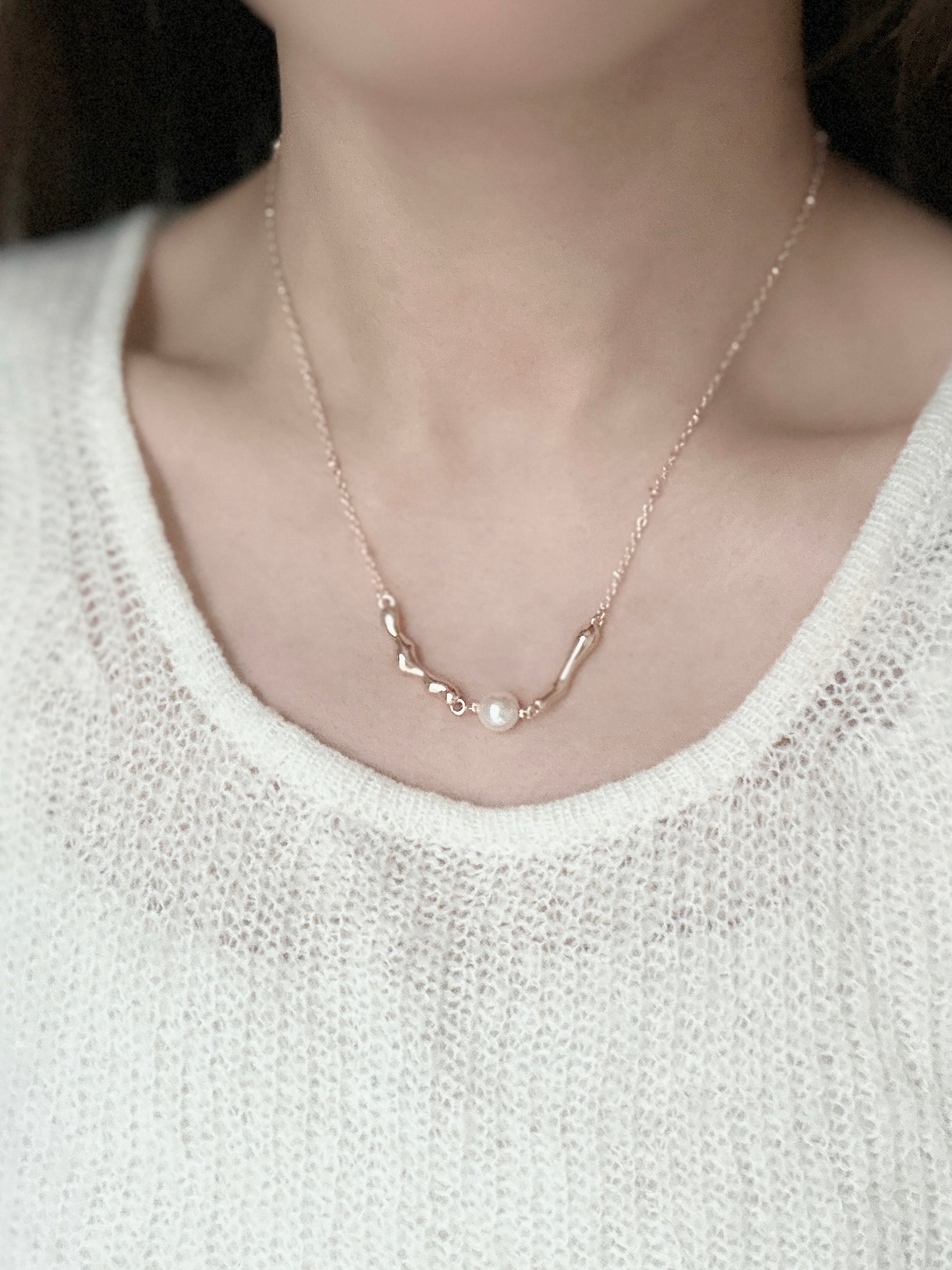 𝘙𝘪𝘱𝘱𝘭𝘦 𝘗𝘦𝘢𝘳𝘭 𝘞𝘩𝘪𝘴𝘱𝘦𝘳 𝘕𝘦𝘤𝘬𝘭𝘢𝘤𝘦