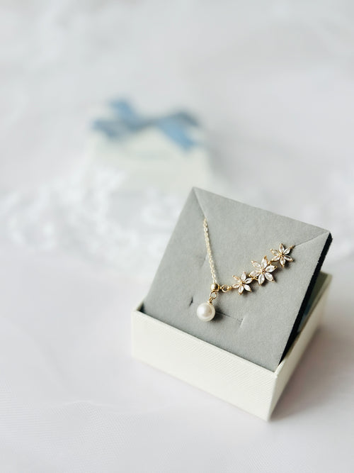 ❃ 𝘌𝘭𝘦𝘨𝘢𝘯𝘵 𝘗𝘦𝘢𝘳𝘭 𝘉𝘭𝘰𝘰𝘮 𝘚𝘦𝘵