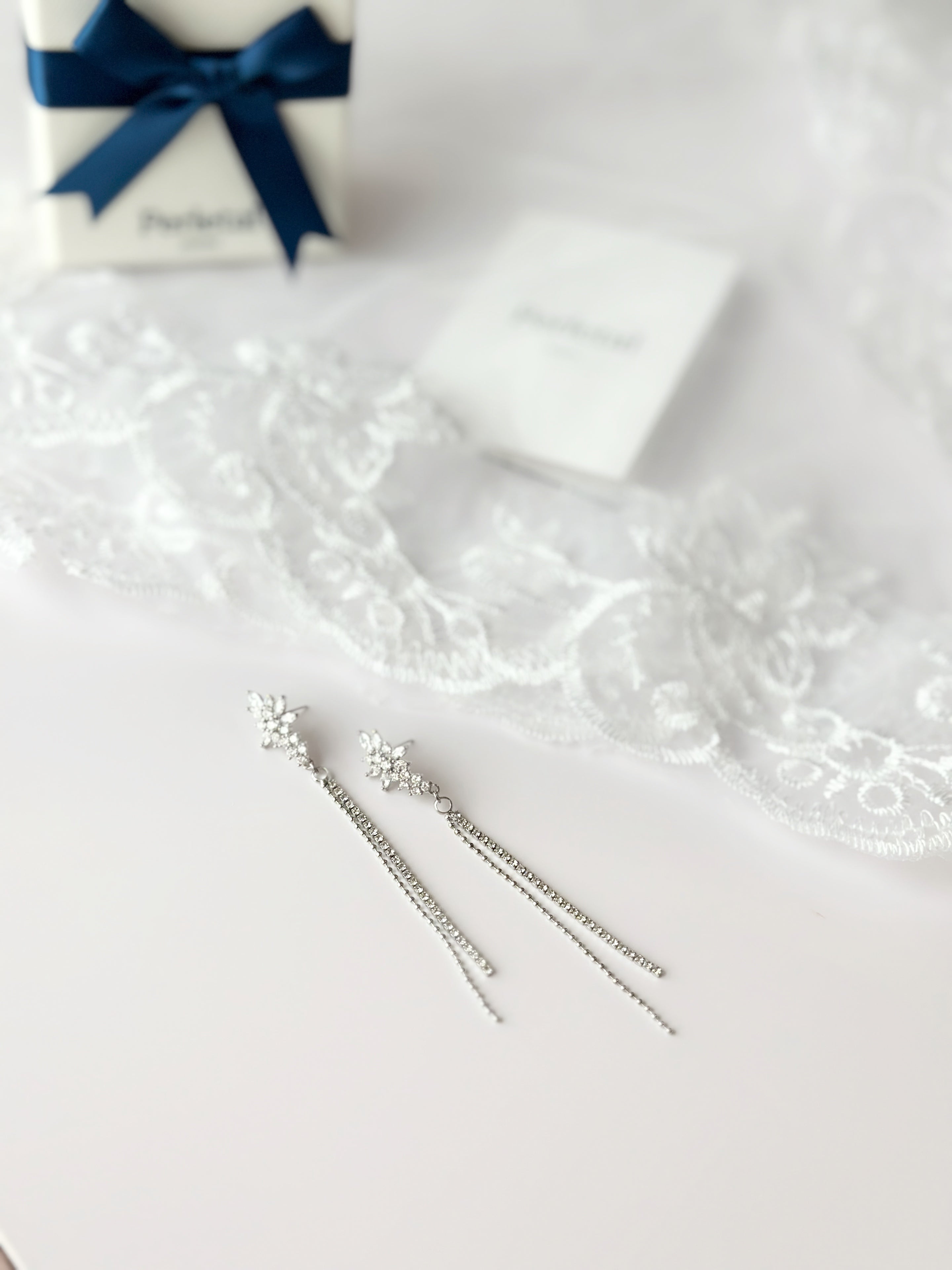 𝙀𝙩𝙚𝙧𝙣𝙖𝙡 𝙎𝙥𝙖𝙧𝙠𝙡𝙞𝙣𝙜 𝘿𝙖𝙣𝙜𝙡𝙚𝙨