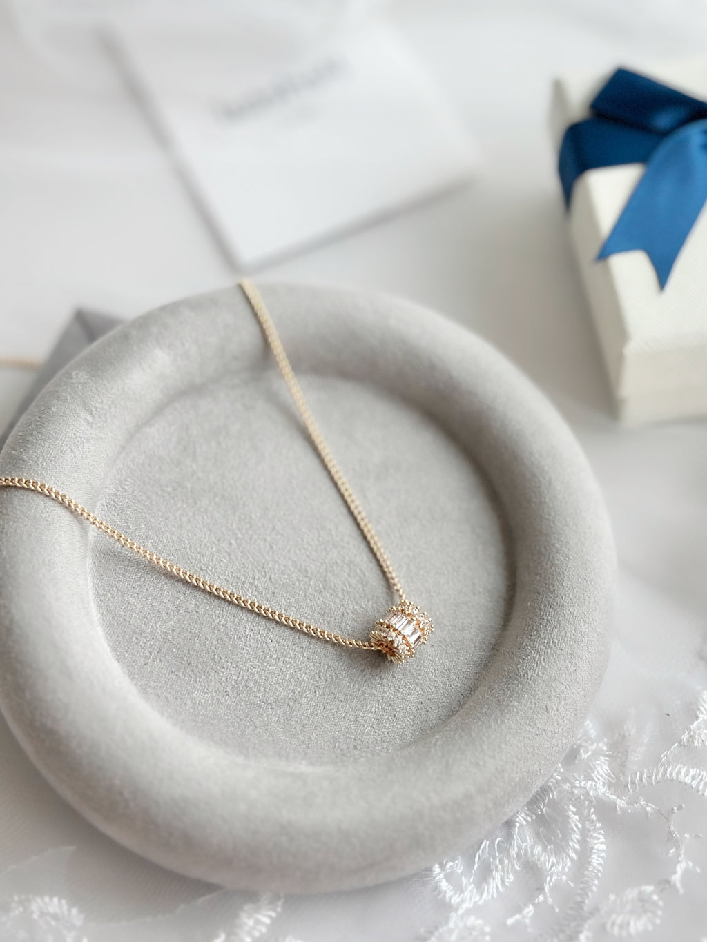 ⋆✧ 𝘙𝘢𝘥𝘪𝘢𝘯𝘵 𝘡𝘶𝘳𝘪 𝘕𝘦𝘤𝘬𝘭𝘢𝘤𝘦