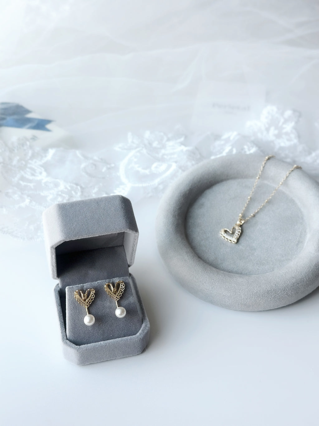 ♡ 𝘈𝘮𝘰𝘶𝘳 𝘗𝘦𝘢𝘳𝘭 𝘍𝘳𝘰𝘯𝘵 𝘉𝘢𝘤𝘬 𝘌𝘢𝘳𝘳𝘪𝘯𝘨𝘴