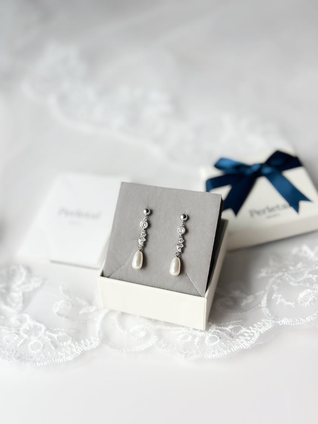 𝙀𝙡𝙚𝙜𝙖𝙣𝙩 𝙋𝙚𝙖𝙧𝙡 𝘾𝙖𝙨𝙘𝙖𝙙𝙚