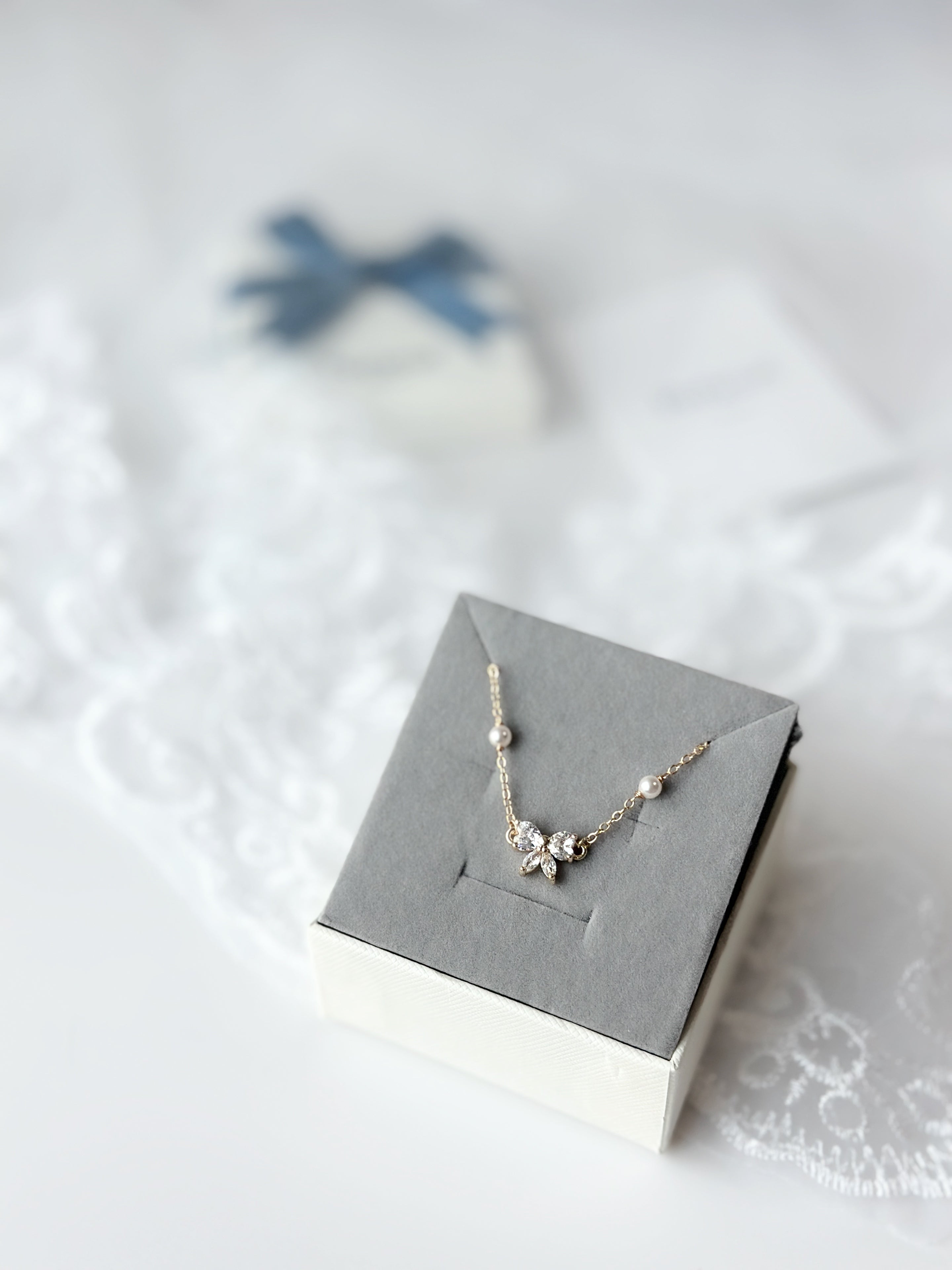 𐙚 ̊.࣪ ˖⋆𝘚𝘶𝘣𝘵𝘭𝘦 𝘚𝘩𝘪𝘮𝘮𝘦𝘳 𝘉𝘰𝘸 𝘕𝘦𝘤𝘬𝘭𝘢𝘤𝘦