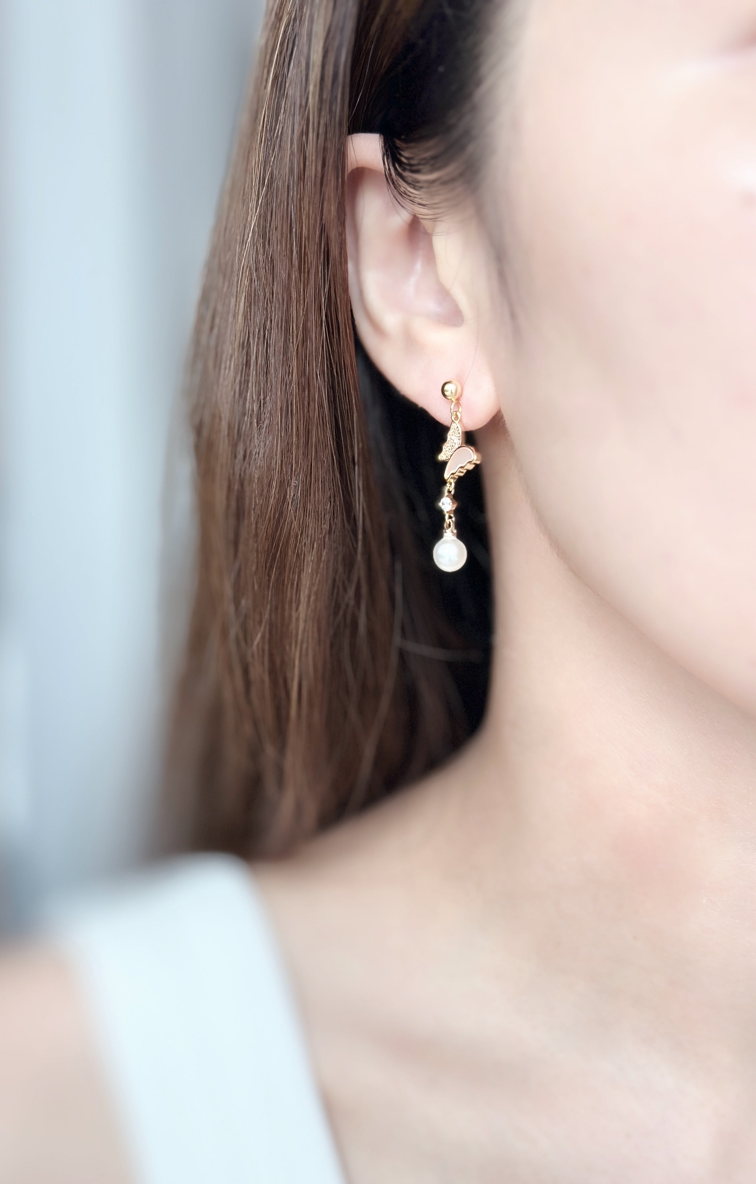 𝘍𝘭𝘶𝘵𝘵𝘦𝘳 𝘗𝘦𝘢𝘳𝘭 𝘋𝘳𝘰𝘱𝘴