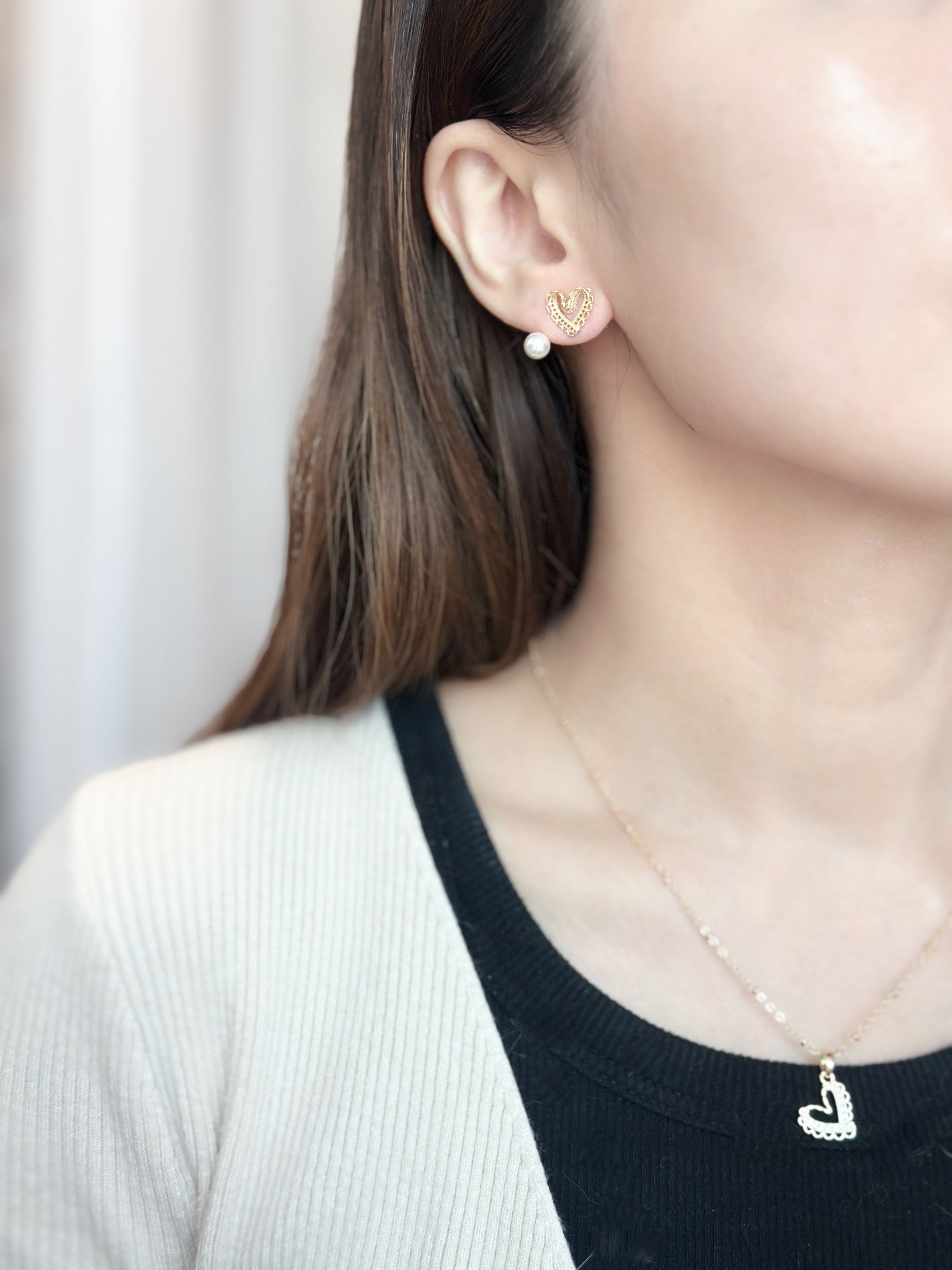 ♡ 𝘈𝘮𝘰𝘶𝘳 𝘗𝘦𝘢𝘳𝘭 𝘍𝘳𝘰𝘯𝘵 𝘉𝘢𝘤𝘬 𝘌𝘢𝘳𝘳𝘪𝘯𝘨𝘴