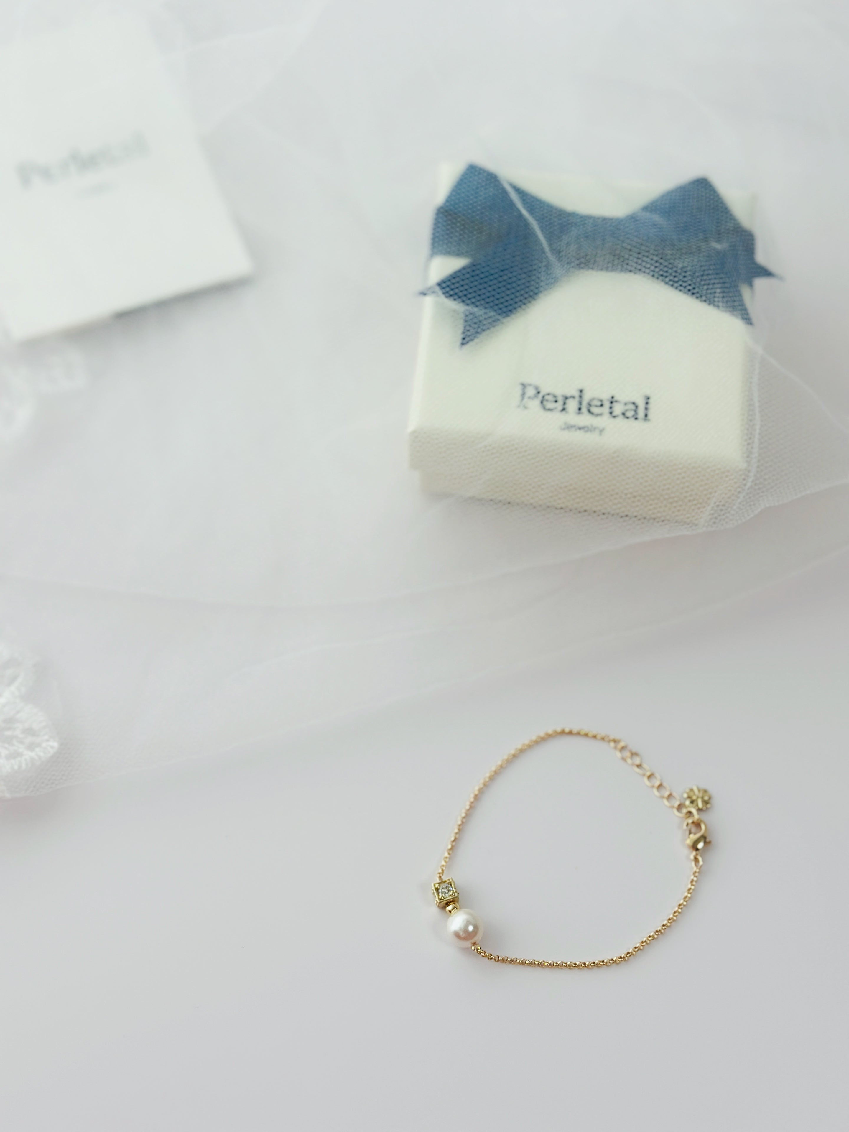 𝘚𝘶𝘣𝘵𝘭𝘦 𝘚𝘲𝘶𝘢𝘳𝘦 𝘉𝘳𝘢𝘤𝘦𝘭𝘦𝘵