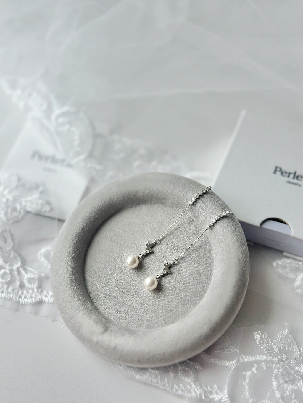 𝘌𝘵𝘩𝘦𝘳𝘦𝘢𝘭 𝘗𝘦𝘢𝘳𝘭 𝘋𝘢𝘯𝘨𝘭𝘦  𐦍 ˖