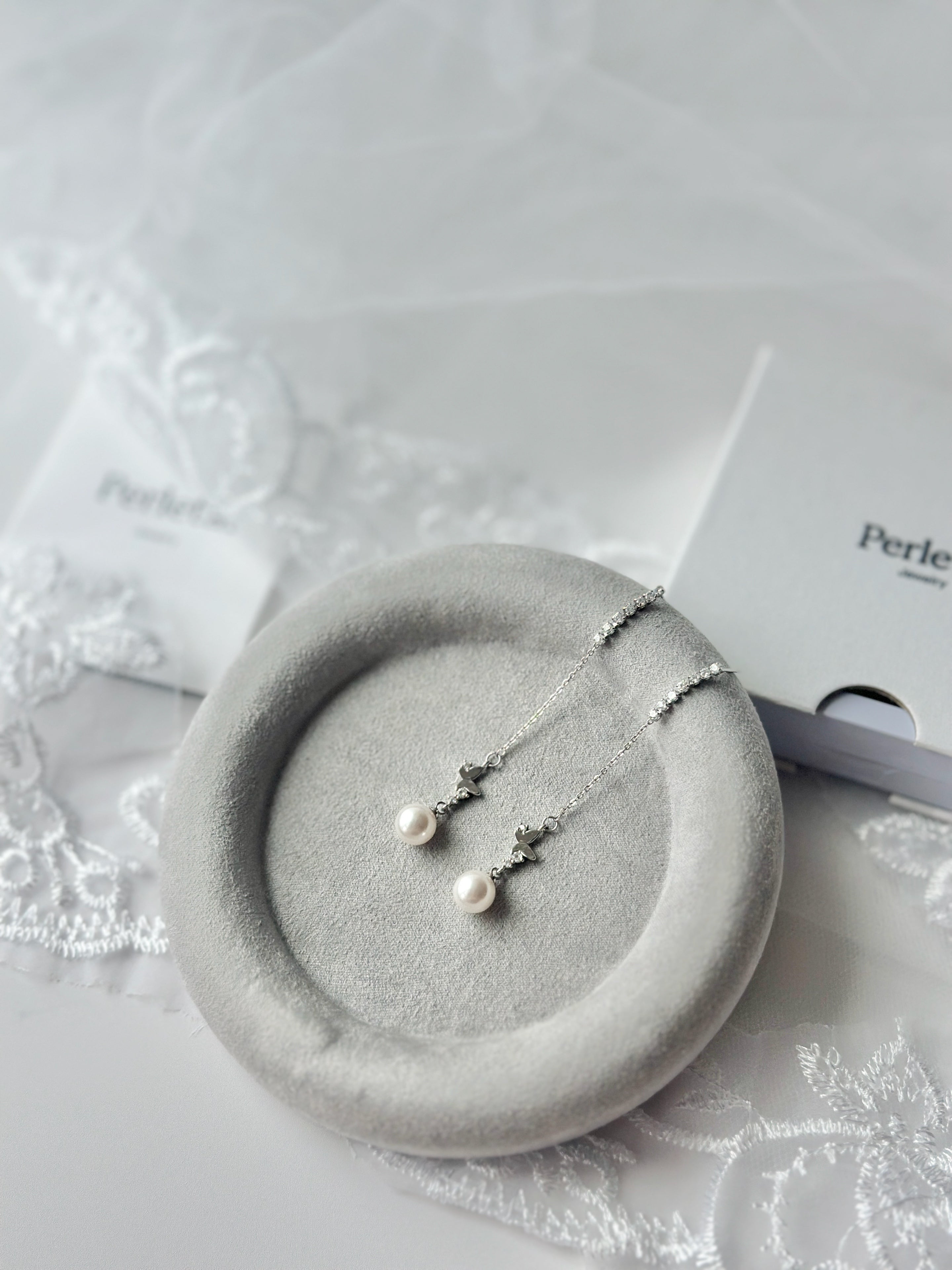 𝘌𝘵𝘩𝘦𝘳𝘦𝘢𝘭 𝘗𝘦𝘢𝘳𝘭 𝘋𝘢𝘯𝘨𝘭𝘦  𐦍 ˖