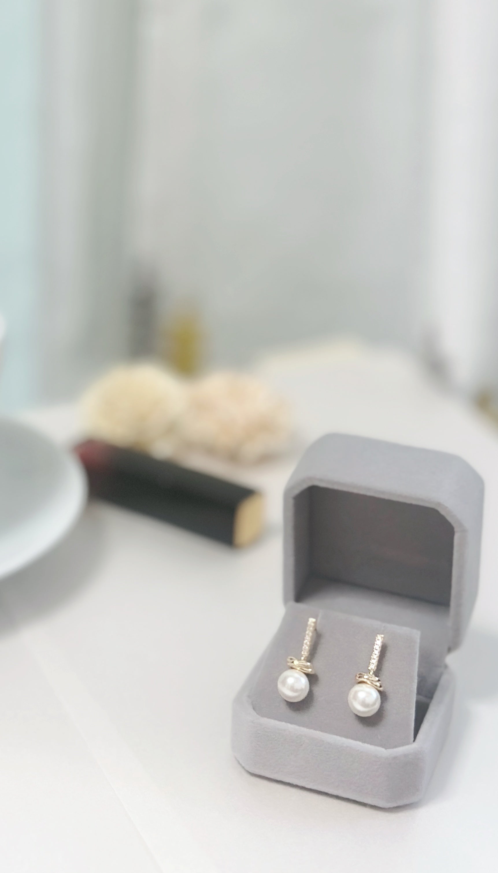 𝘚𝘵𝘳𝘢𝘪𝘨𝘩𝘵-𝘭𝘪𝘯𝘦 𝘡𝘪𝘳𝘤𝘰𝘯𝘪𝘢 𝘚𝘵𝘶𝘥𝘴