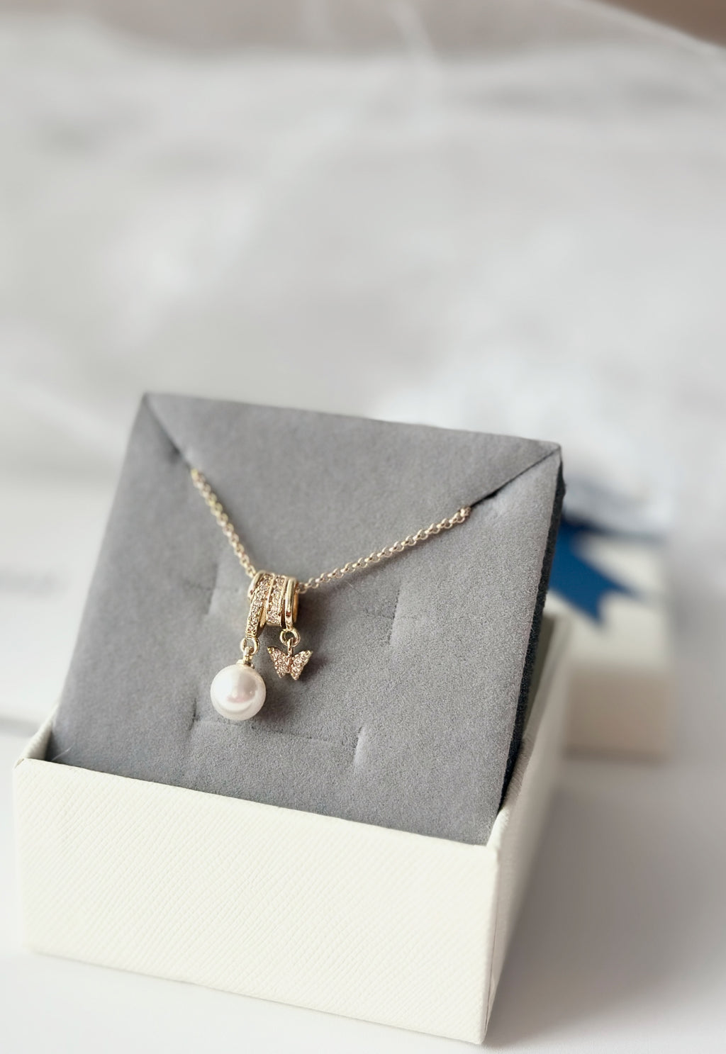 𐦍 𝘗𝘦𝘢𝘳𝘭 𝘉𝘶𝘵𝘵𝘦𝘳𝘧𝘭𝘺 𝘞𝘩𝘪𝘴𝘱𝘦𝘳